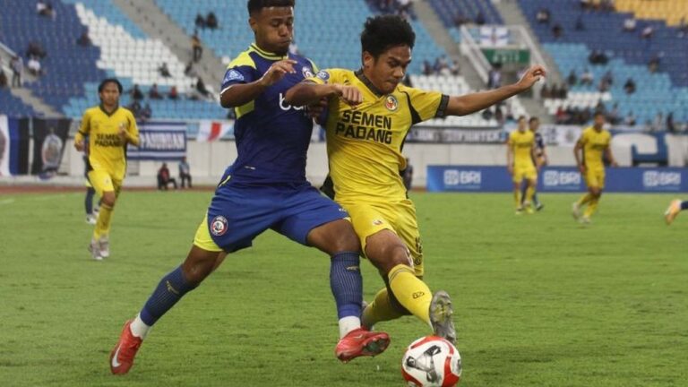 Singo Edan Menang Telak 3-0 di Kanjuruhan Arema FC vs Semen Padang
